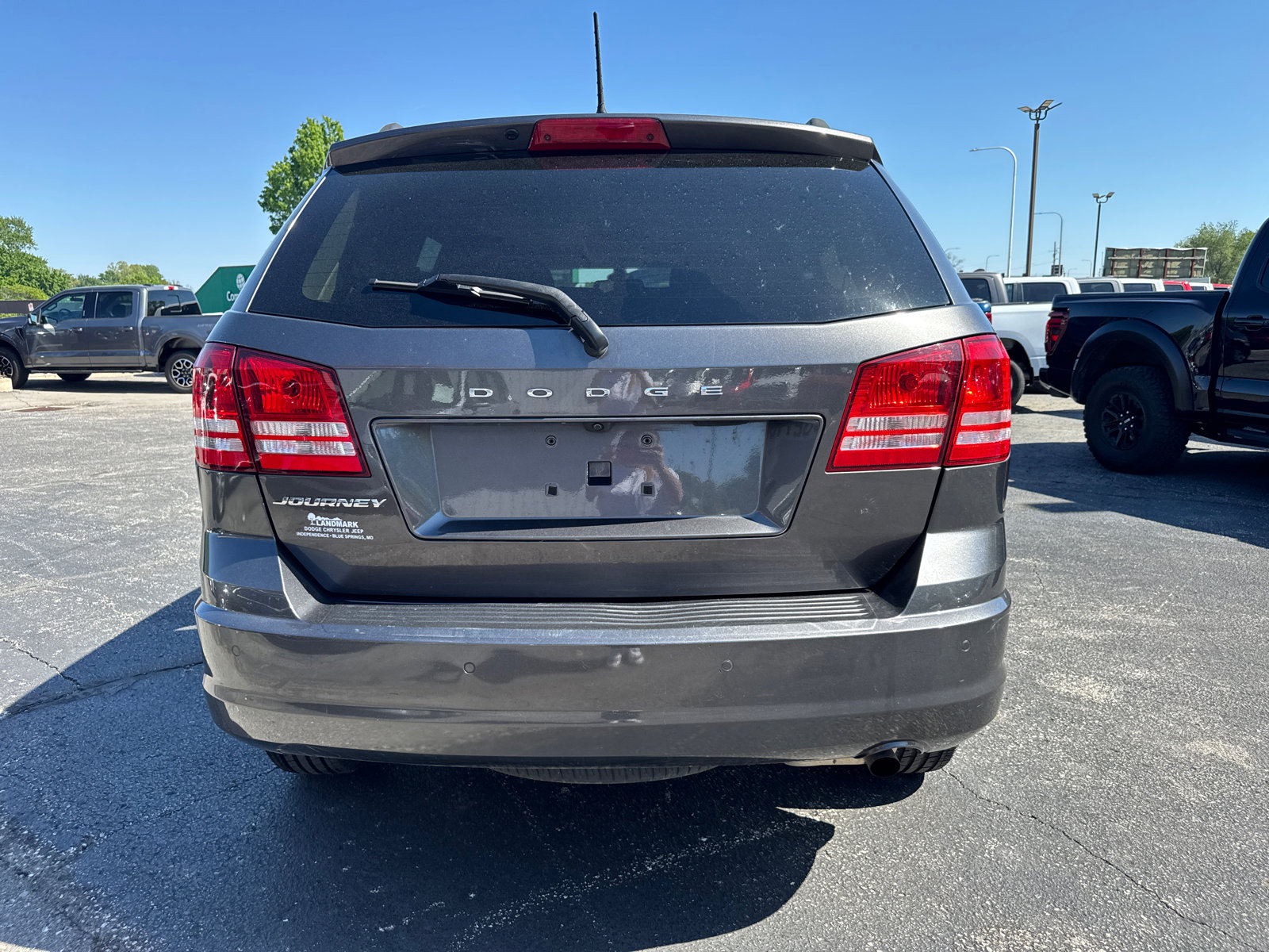 Used 2020 Dodge Journey SE w/ SE Popular Equipment Group FWD image 4