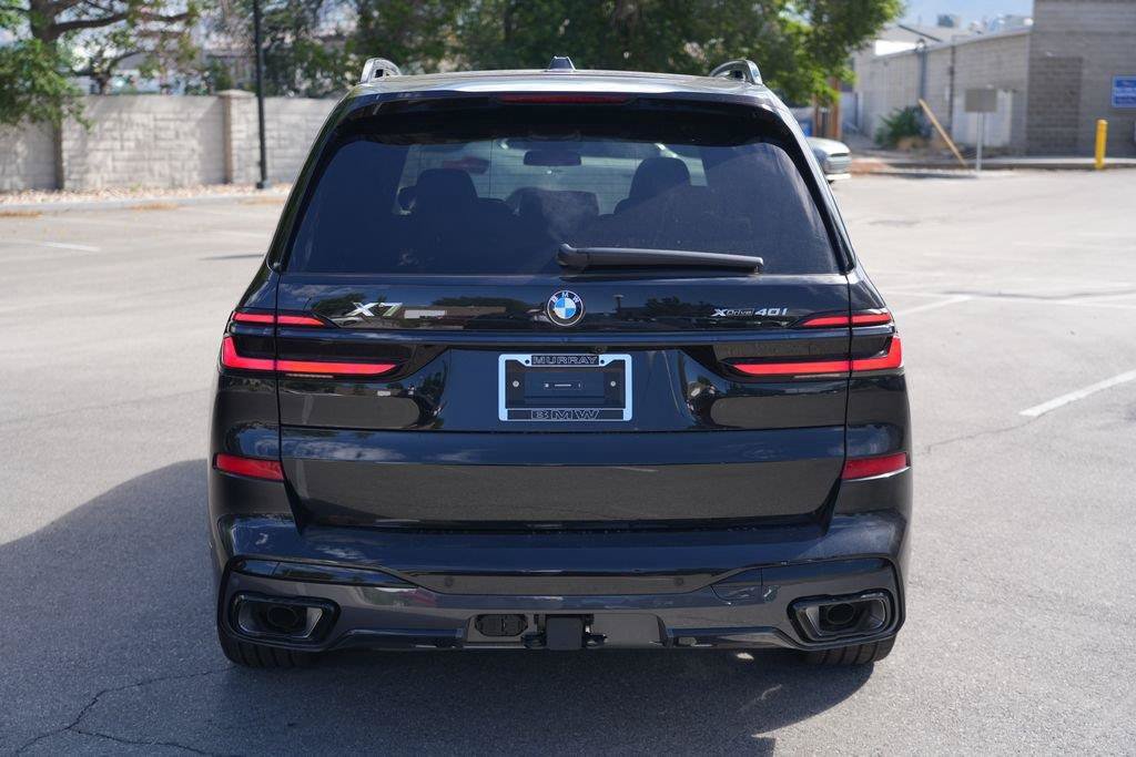 Used 2027 BMW X7 xDrive40i w/ M Sport Package AWD/4WD image 4