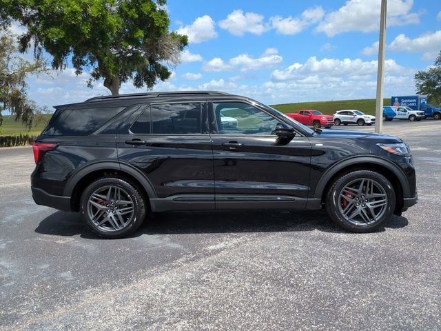 New 2026 Ford Explorer ST-Line image 4