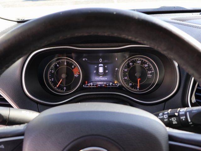 Used 2019 Jeep Cherokee Limited image 33