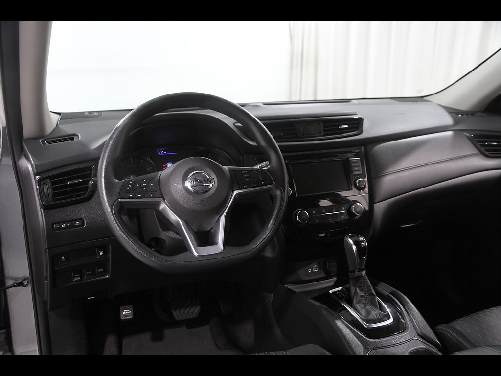 Used 2018 Nissan Rogue S AWD/4WD image 7