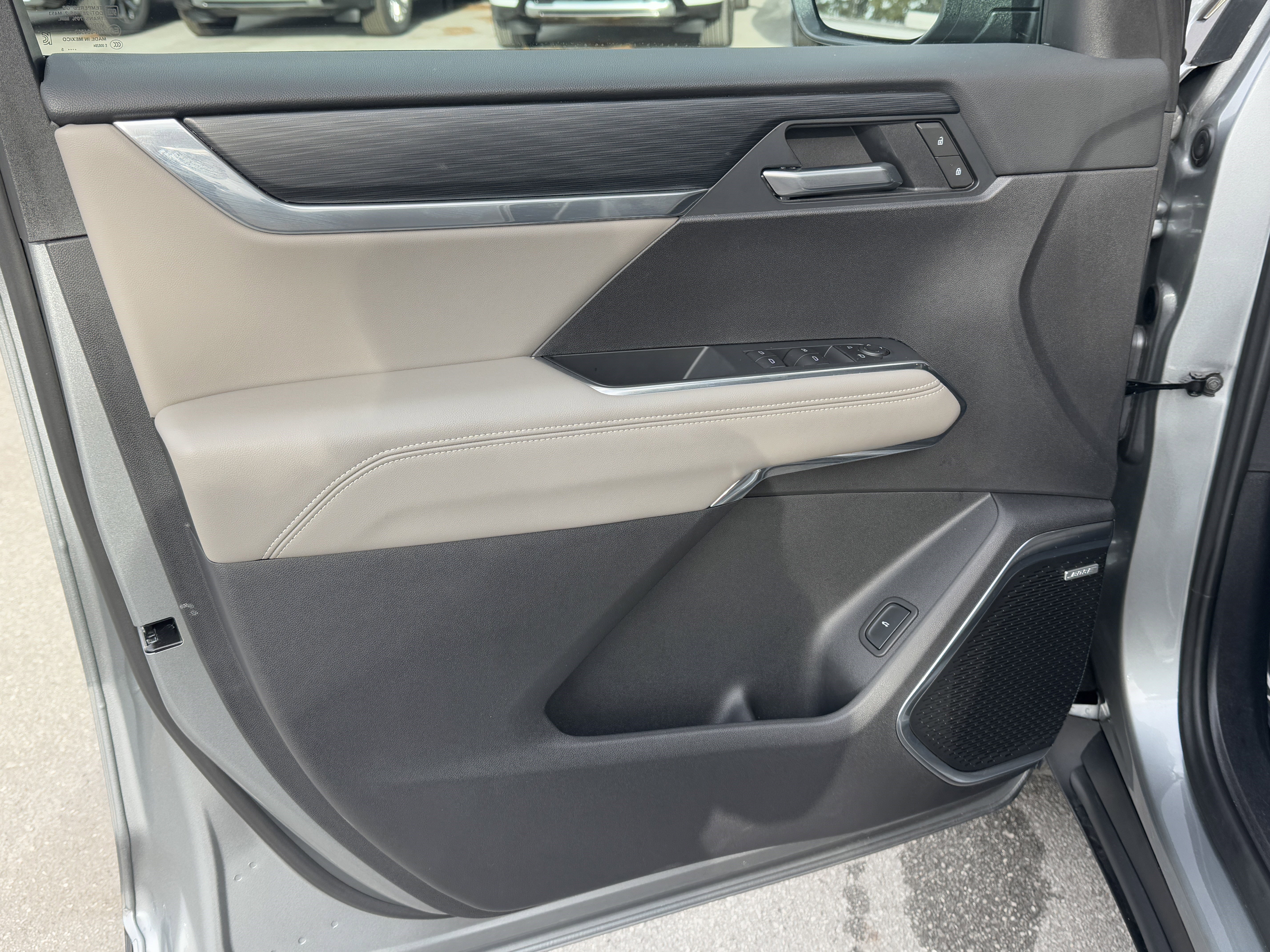 New 2025 GMC Acadia Elevation w/ Elevation Premium Package image 13