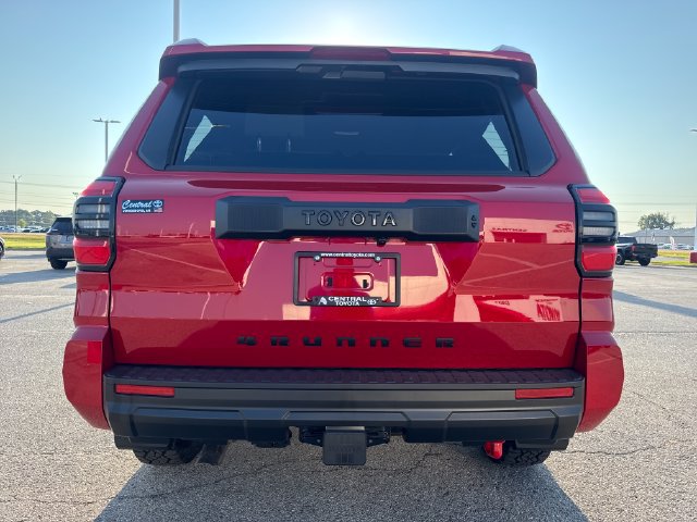 New 2026 Toyota 4Runner SR5 AWD/4WD image 4