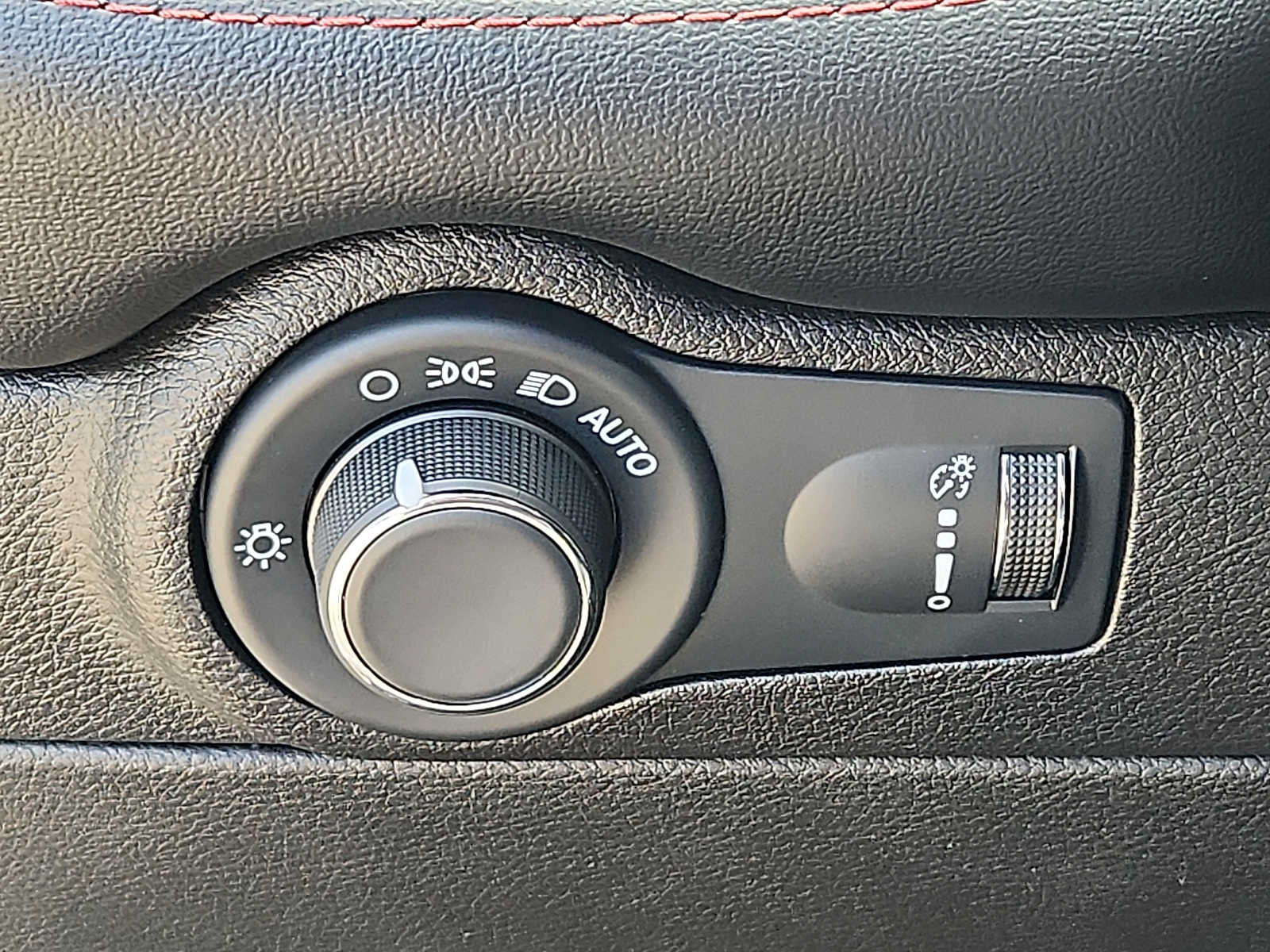 Used 2024 Dodge Durango GT AWD/4WD image 25