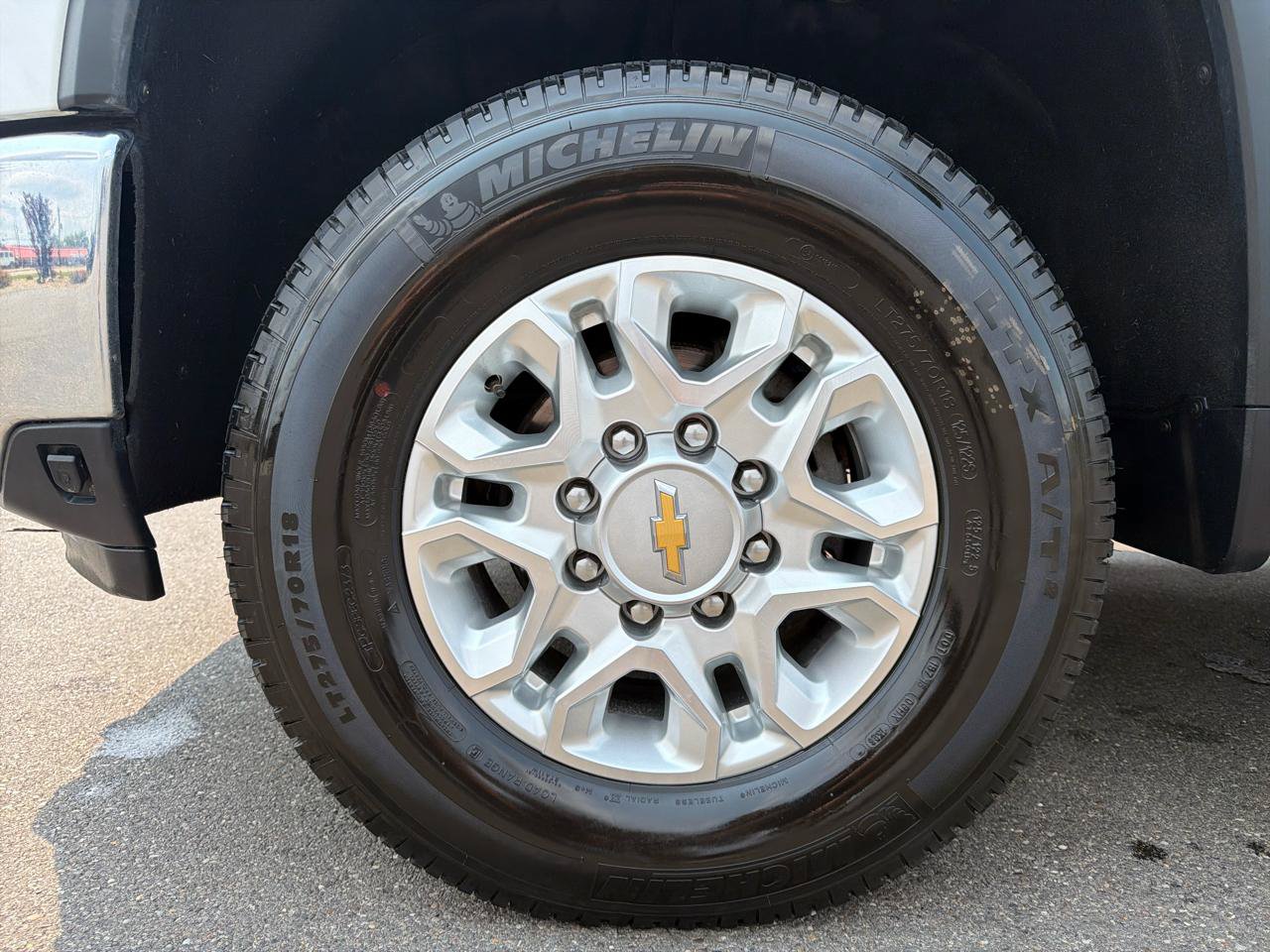 Used 2025 Chevrolet Silverado 2500 LT AWD/4WD image 25