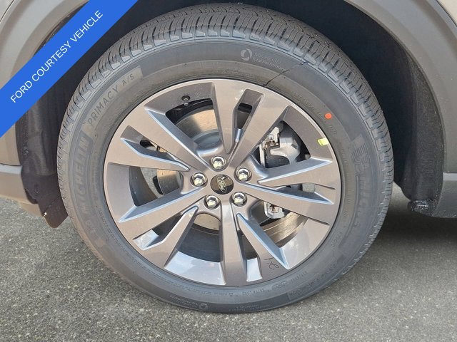 Used 2026 Ford Explorer Active w/ Active Comfort Package AWD/4WD image 6
