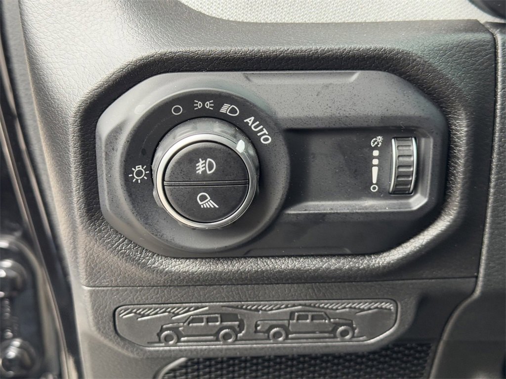 New 2024 Jeep Gladiator Sport image 16