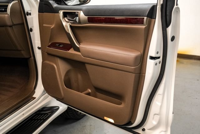 Used 2018 Lexus GX 460 Premium w/ Premium Package AWD/4WD image 39