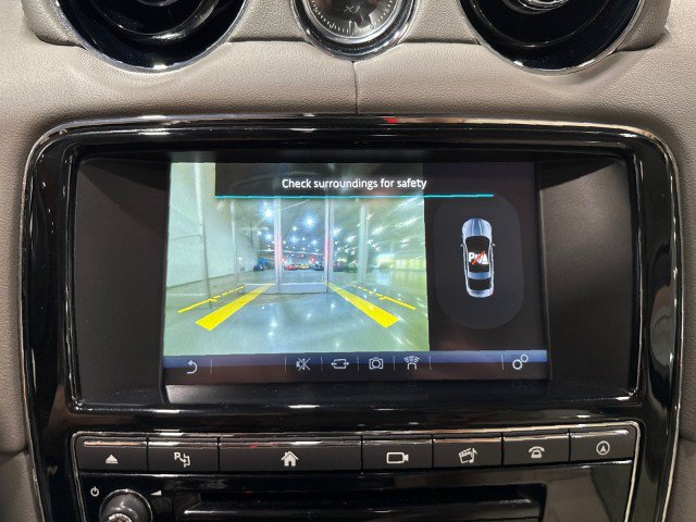 Used 2016 Jaguar XJ R-Sport RWD image 78