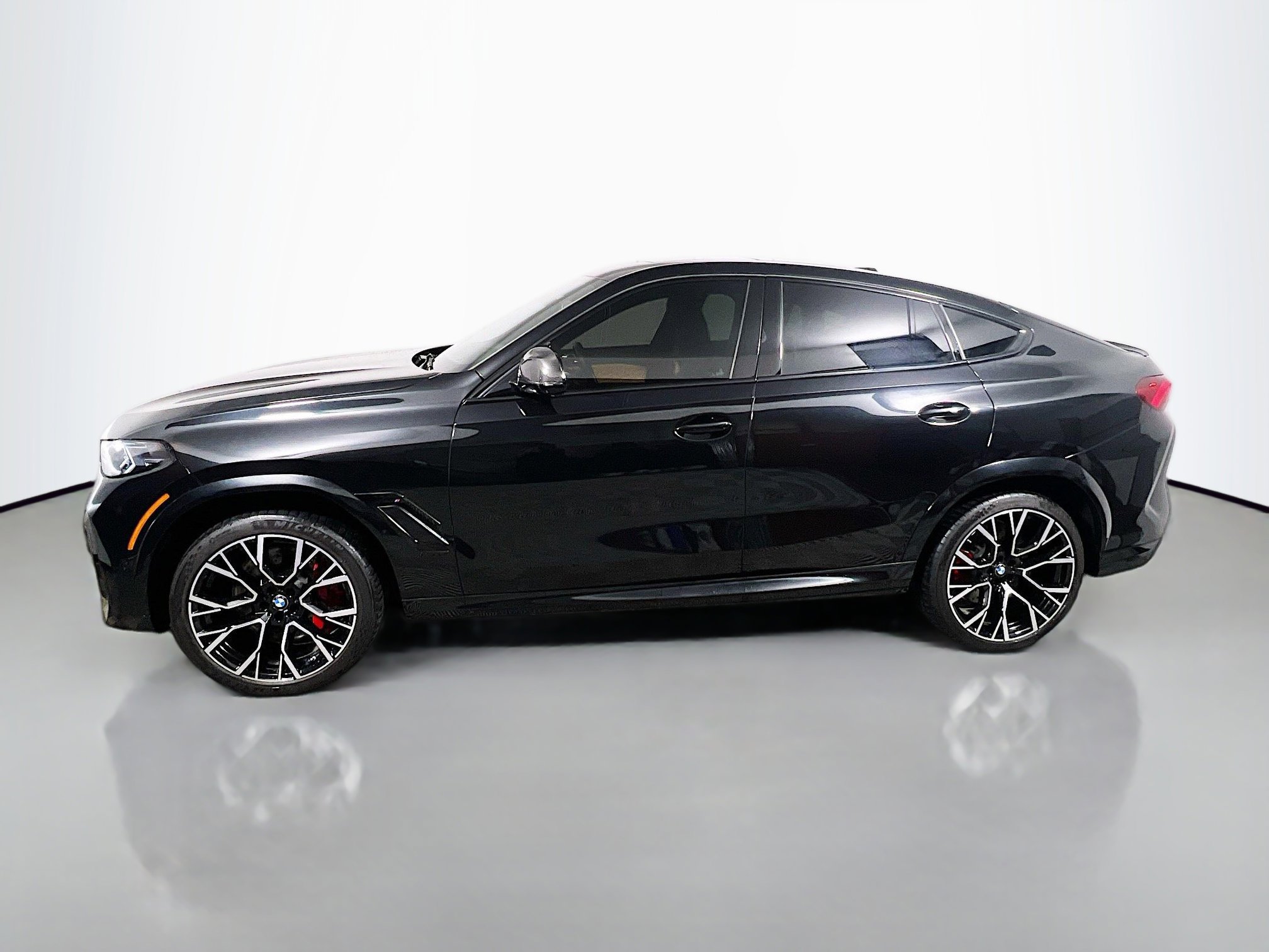 Used 2024 BMW X6 M Competition w/ Executive Package image 9