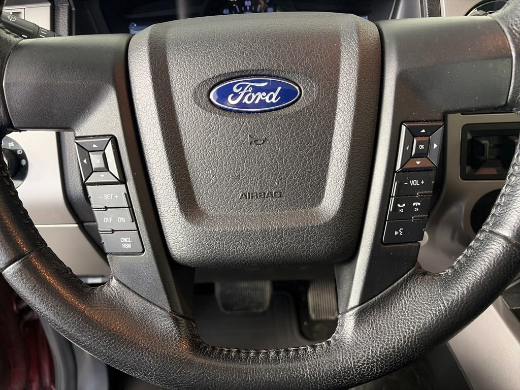 Used 2017 Ford Expedition XLT w/ Equipment Group 202A AWD/4WD image 16