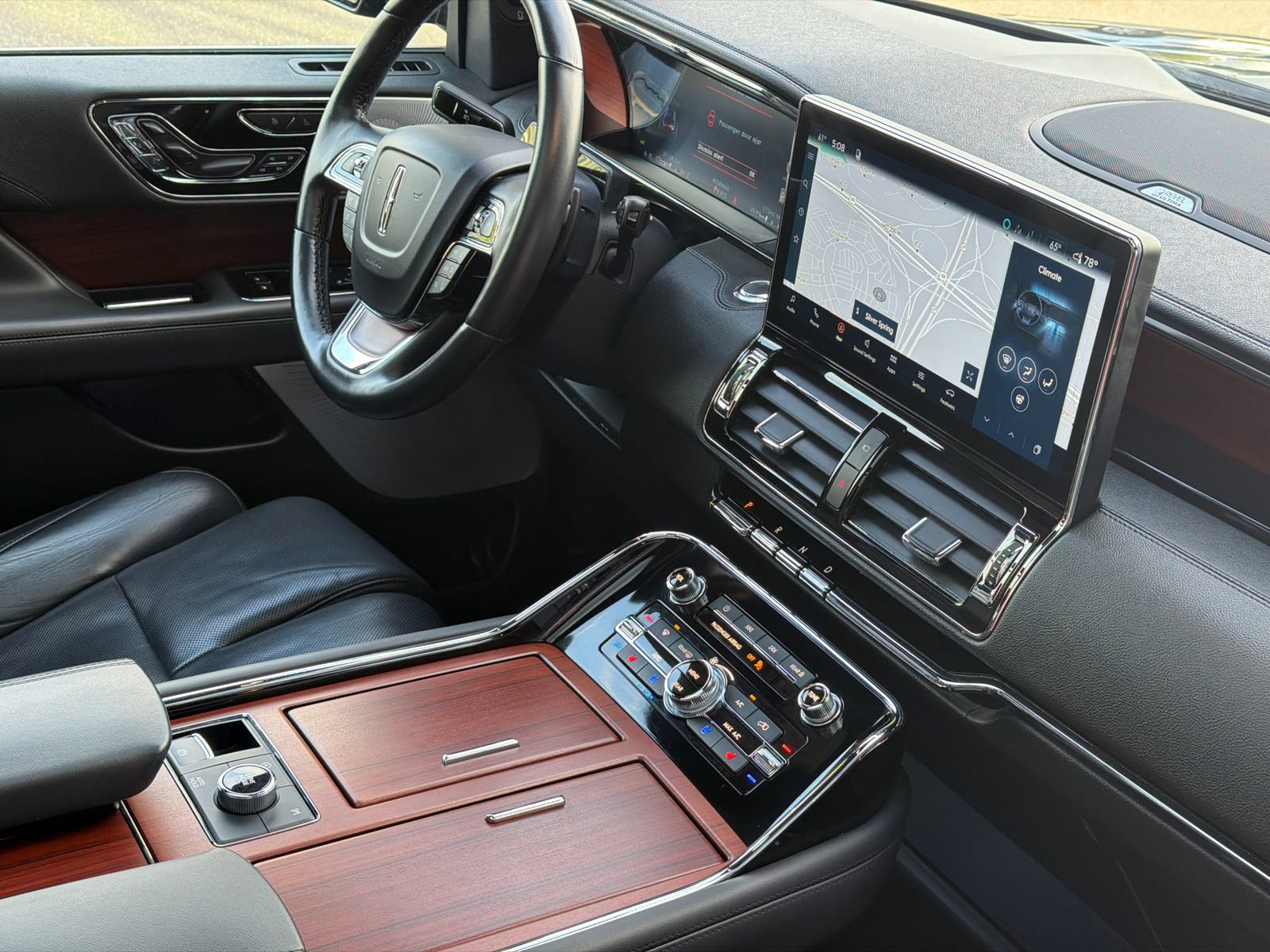 Used 2022 Lincoln Navigator Reserve AWD/4WD image 11