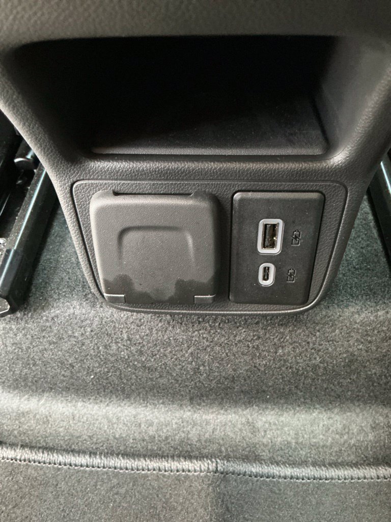 Used 2026 Buick Encore GX Avenir w/ Avenir Technology Package FWD image 23