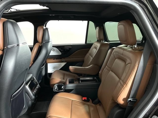 Used 2023 Lincoln Aviator Reserve w/ Equipment Group 201A AWD/4WD image 32
