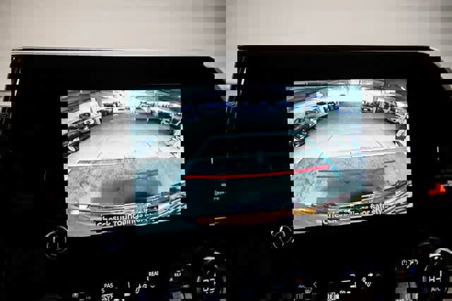 Certified 2023 Toyota Highlander LE image 24