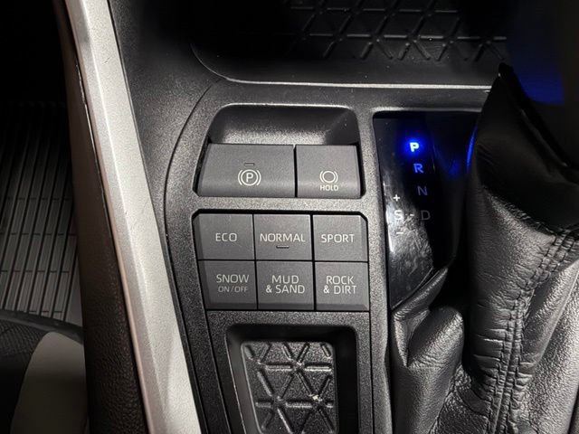 Used 2021 Toyota RAV4 XLE w/ Convenience Package AWD/4WD image 43