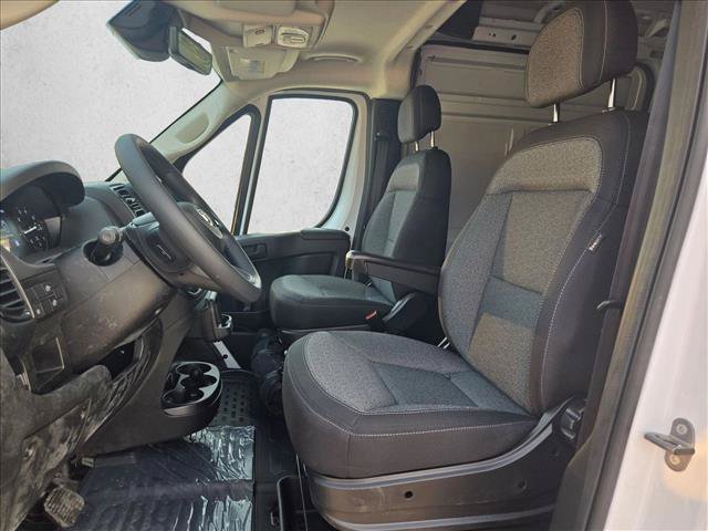 New 2027 RAM ProMaster 2500 w/ Convenience Group FWD image 3