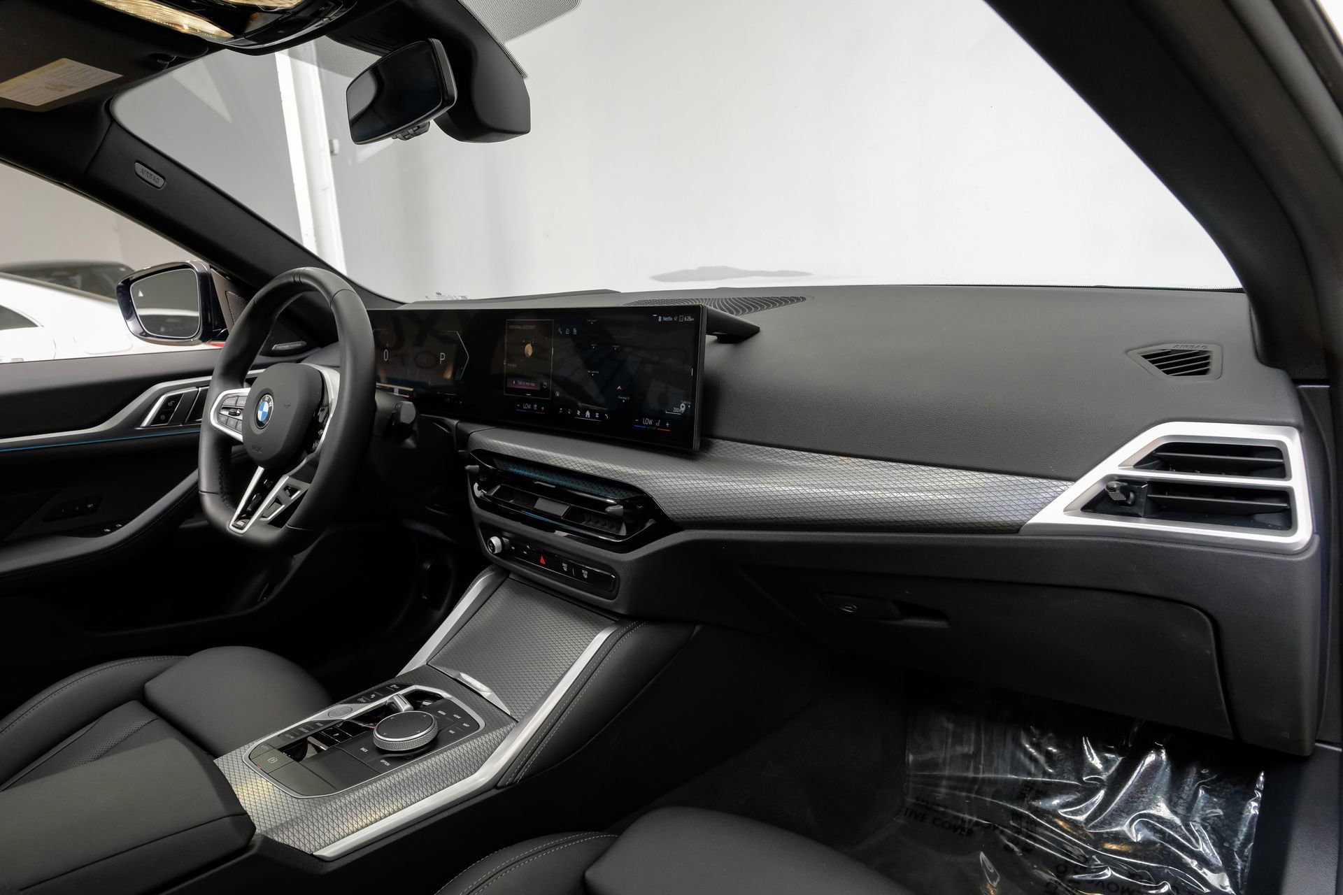 Used 2025 BMW 430i xDrive w/ M Sport Package image 17