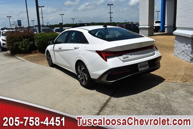 Used 2024 Hyundai Elantra Limited FWD image 7