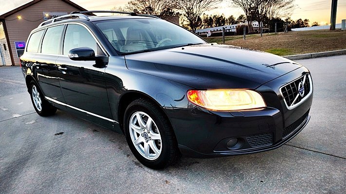 Used 2010 Volvo V70 image 12