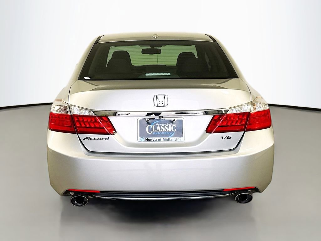 Used 2015 Honda Accord Touring image 6