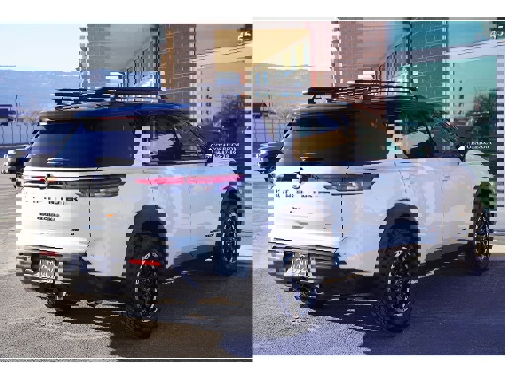 Used 2025 Nissan Pathfinder Rock Creek image 9