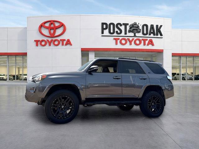 Used 2018 Toyota 4Runner SR5 Premium image 2