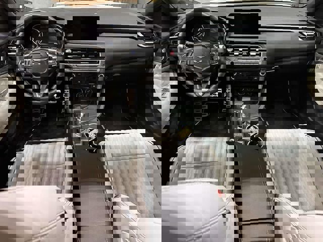 Used 2025 Genesis G70 2.5T w/ Sport Prestige Package image 19