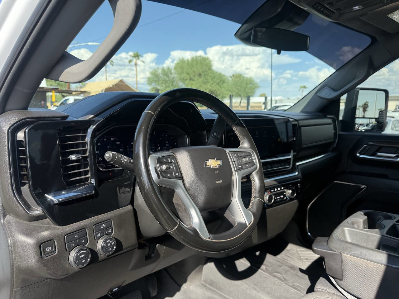 Used 2024 Chevrolet Silverado 2500 LT image 22