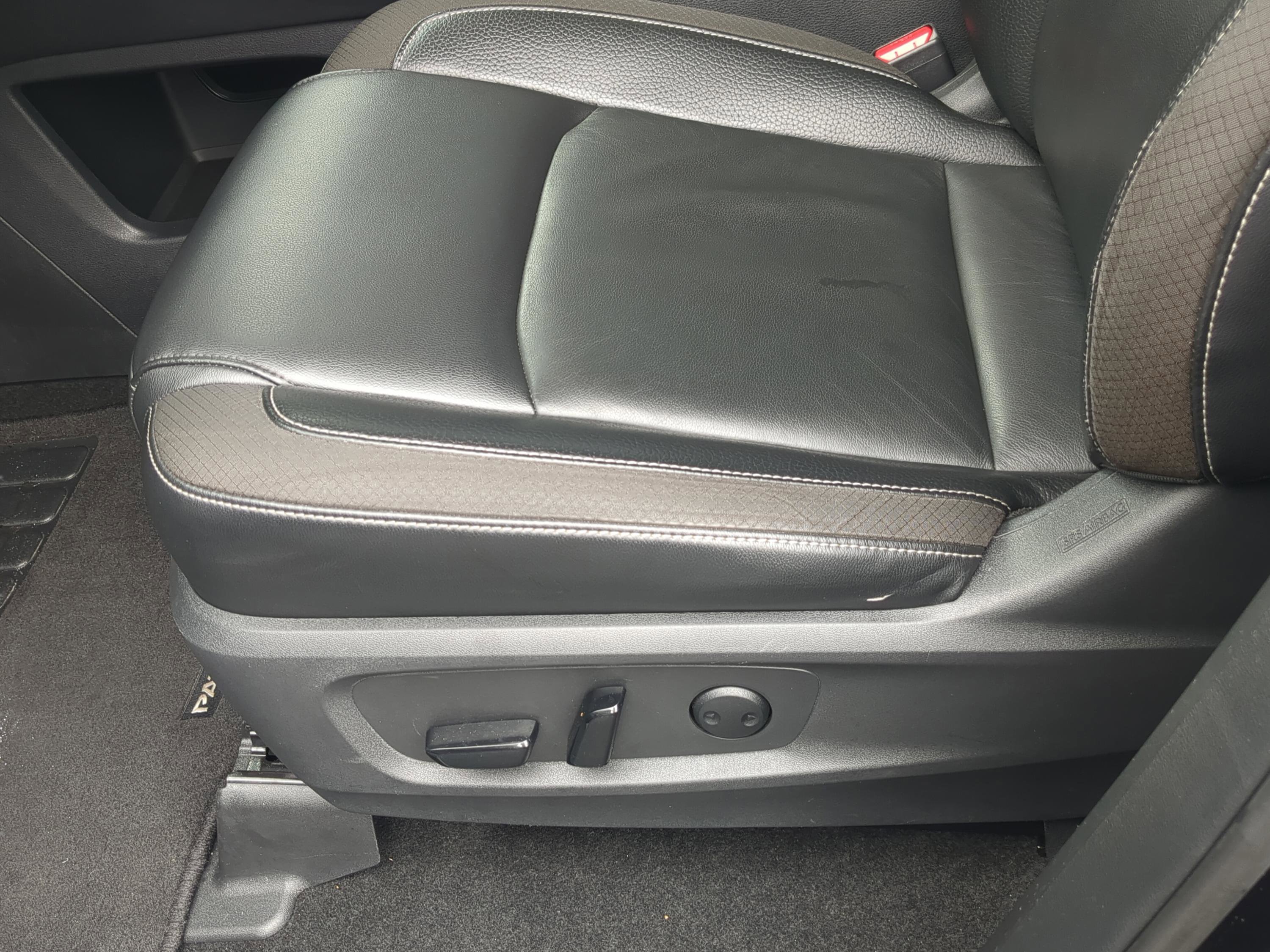 Used 2022 Nissan Pathfinder SL image 18