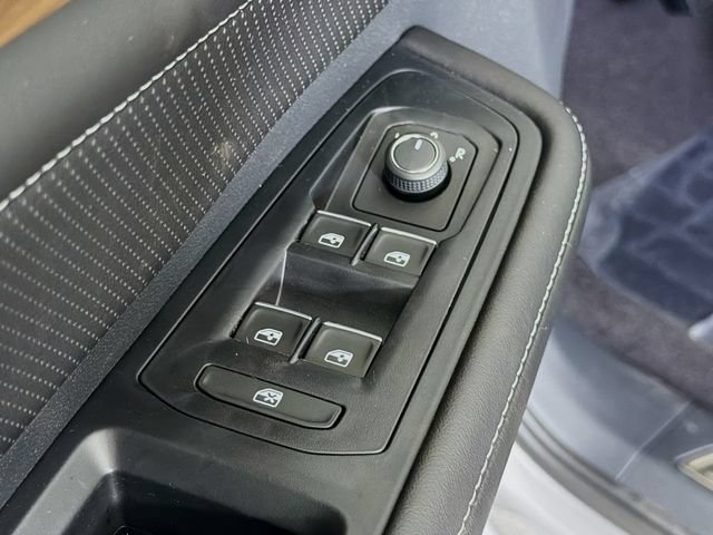 New 2026 Volkswagen Atlas SE FWD image 19
