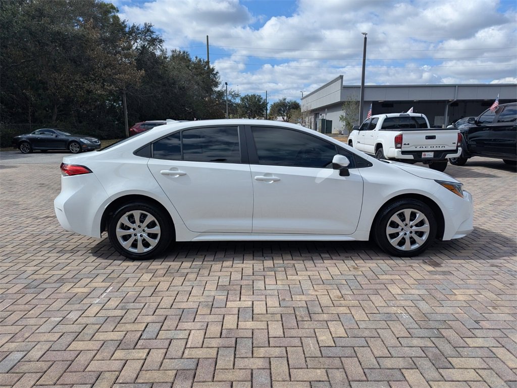 Used 2025 Toyota Corolla LE image 12