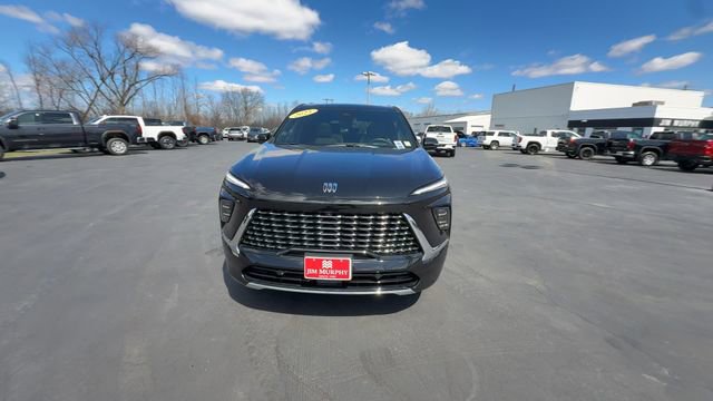 Used 2025 Buick Enclave Avenir image 3