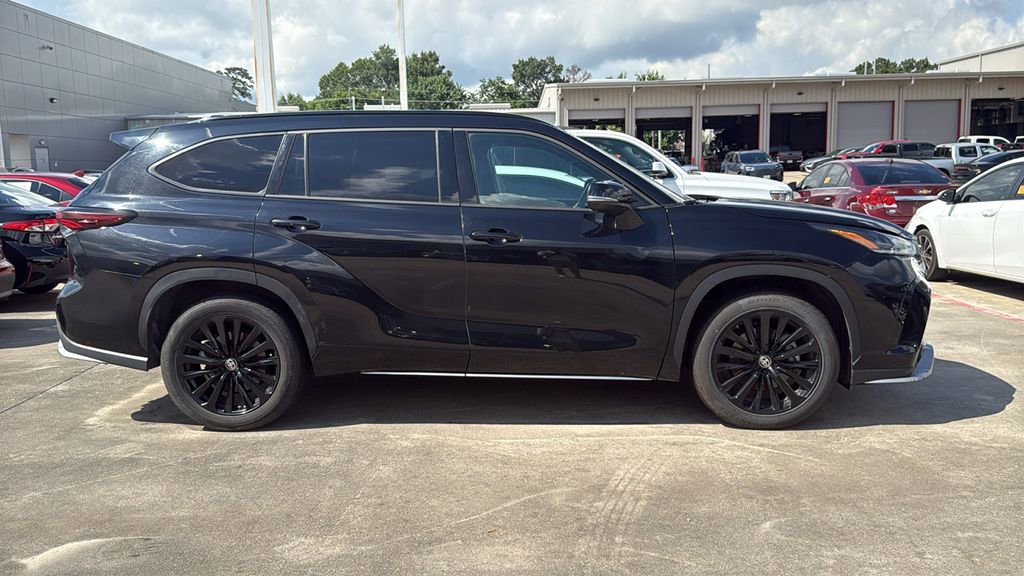 Used 2025 Toyota Highlander XSE AWD/4WD image 10