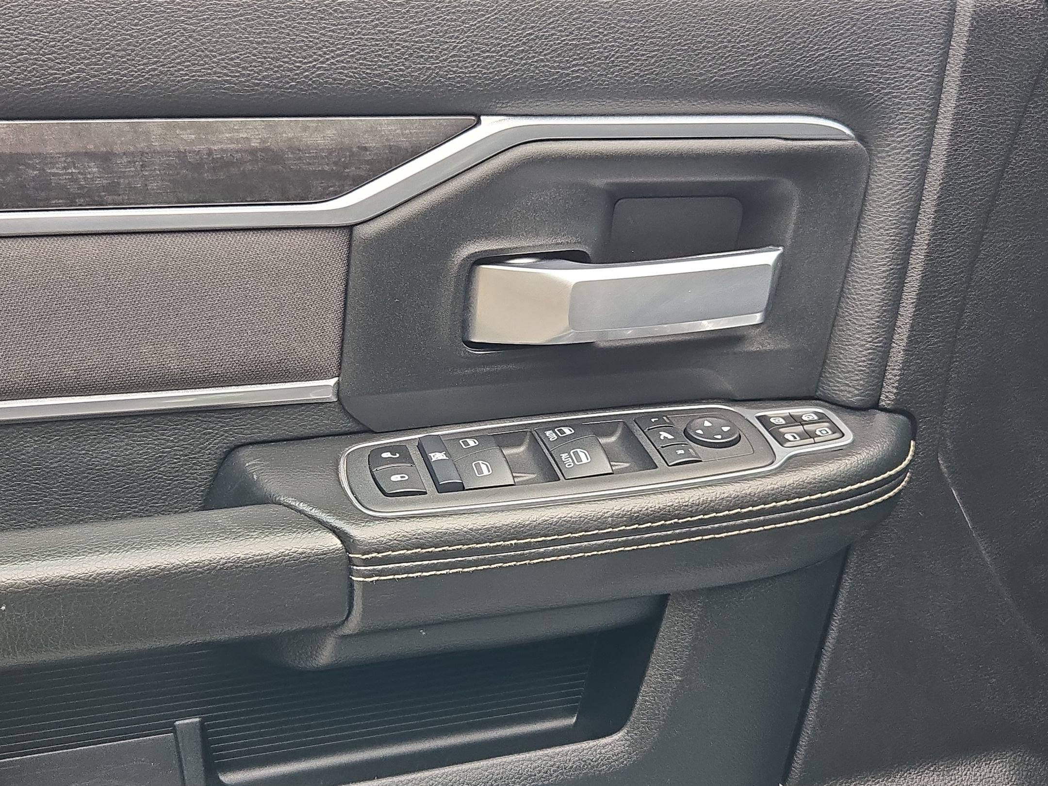 Used 2024 RAM 2500 Big Horn AWD/4WD image 19