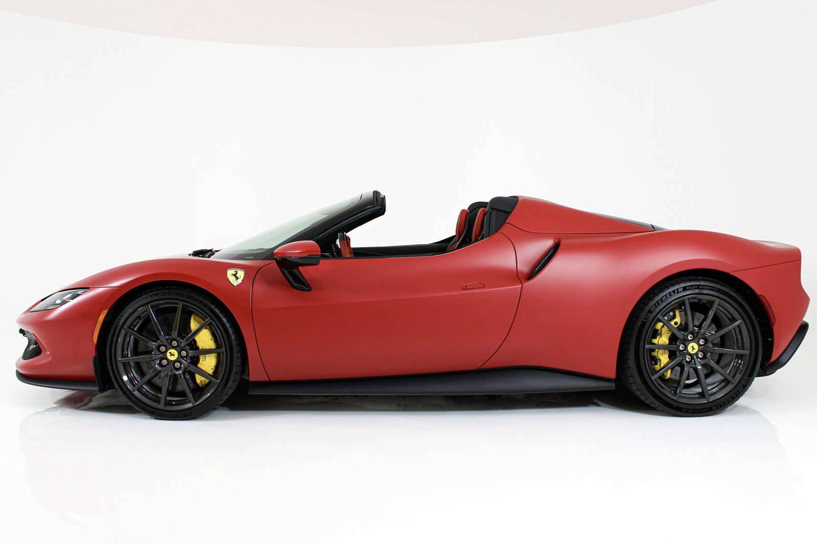 Used 2024 Ferrari 296 GTS RWD image 4