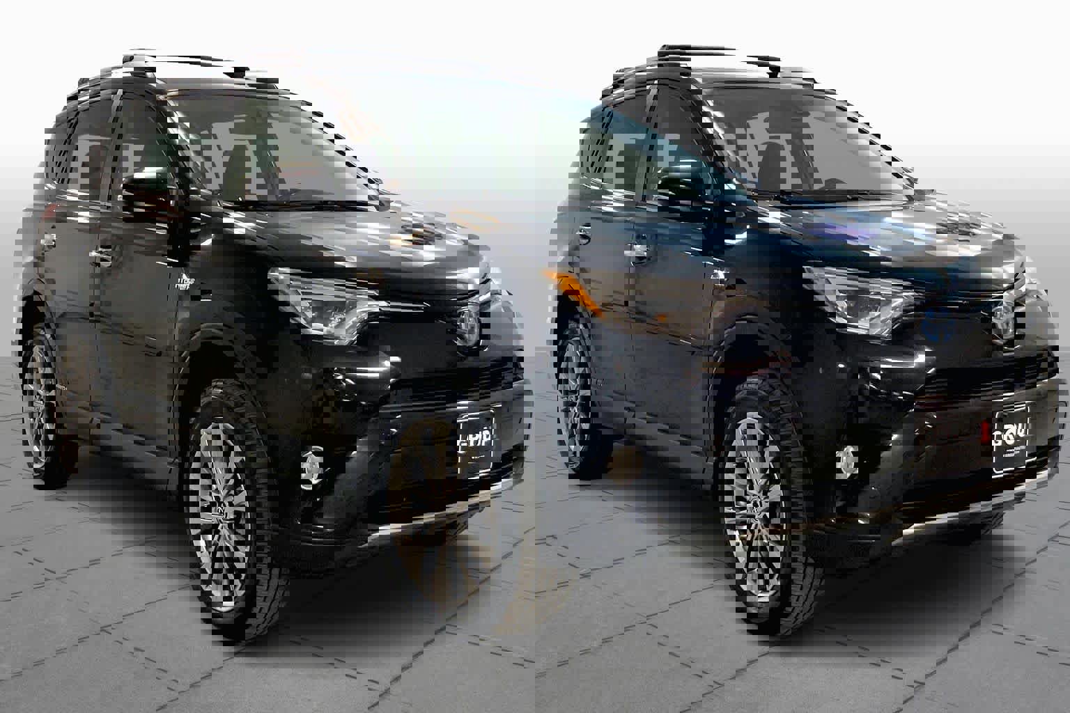 Used 2017 Toyota RAV4 Limited image 3