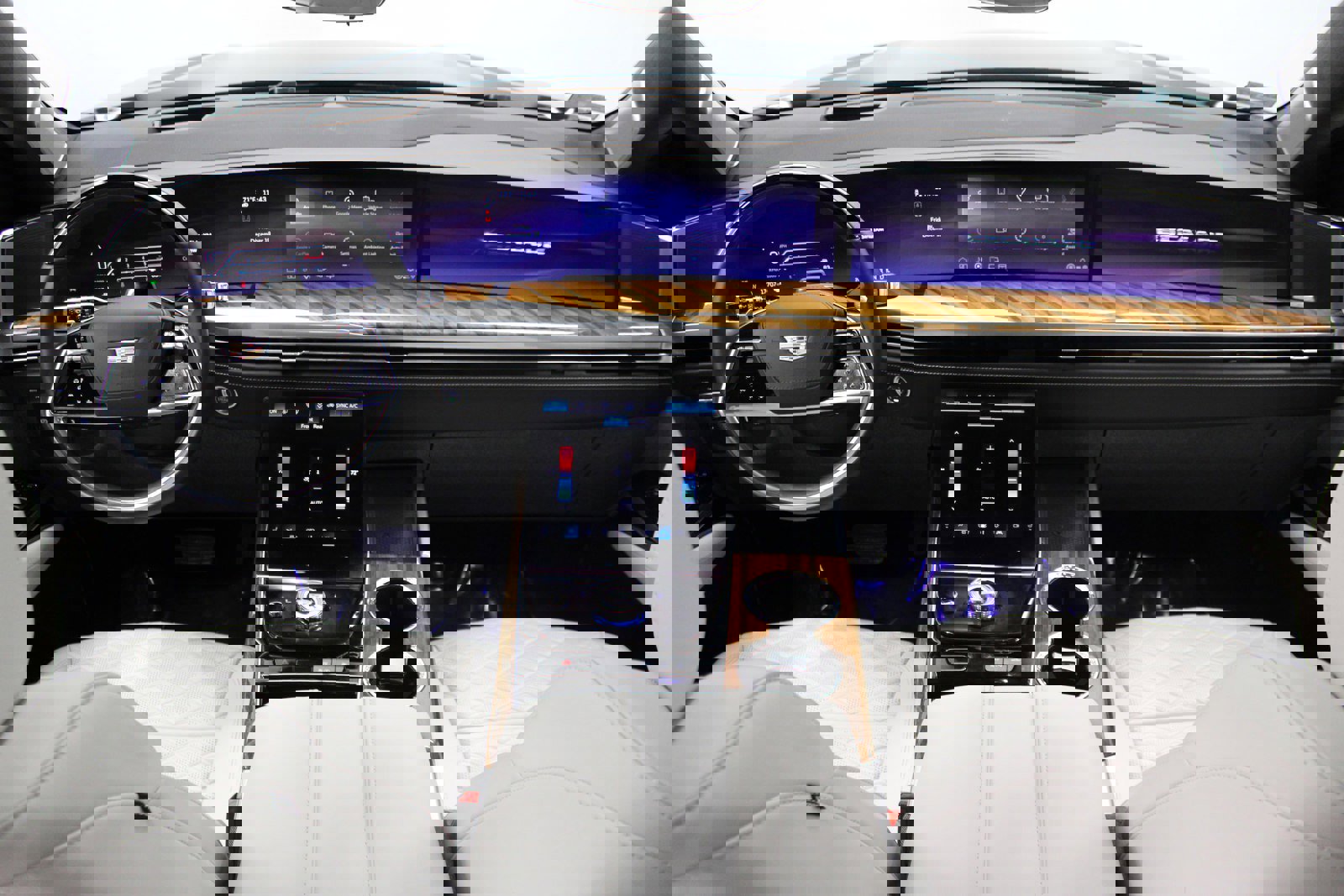 Certified 2025 Cadillac Escalade ESV Sport Platinum image 23