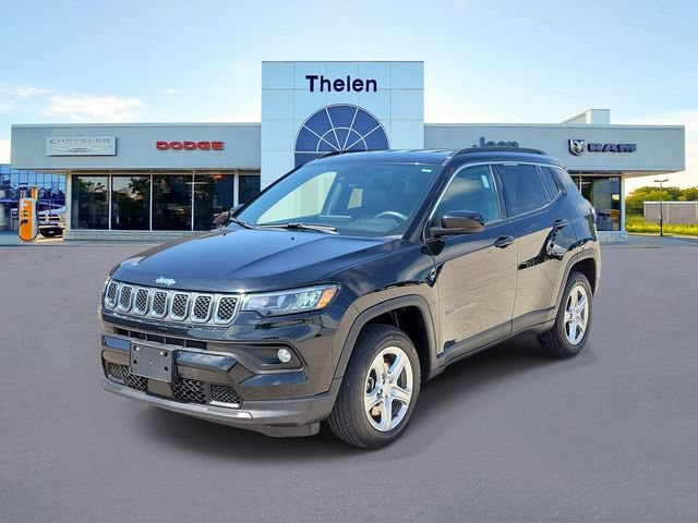 Used 2024 Jeep Compass Latitude AWD/4WD image 2