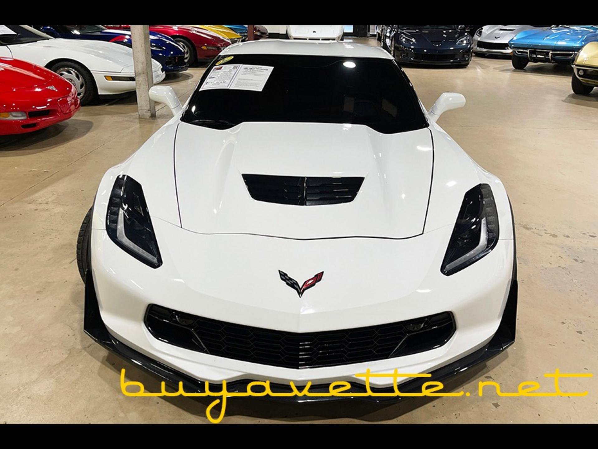 Used 2016 Chevrolet Corvette Z06 w/ 3LZ Preferred Equipment Group image 4