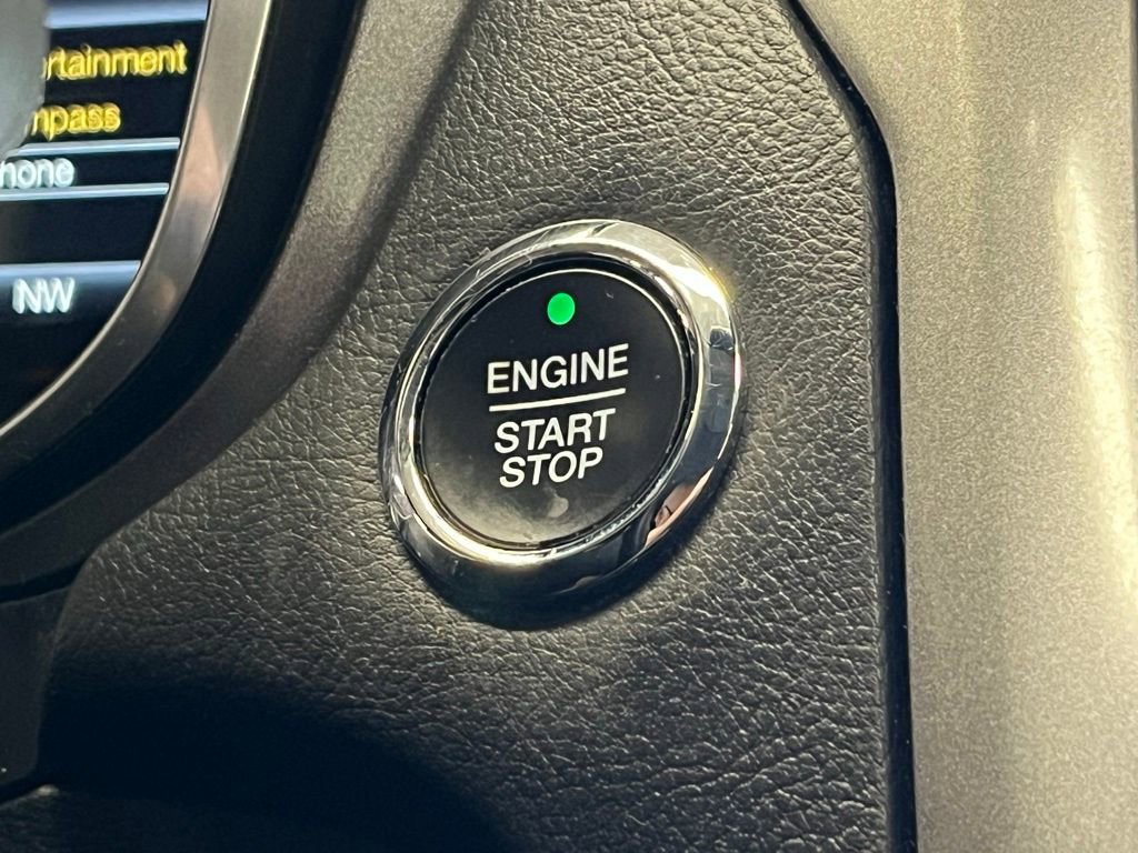 Used 2020 Ford Fusion SE FWD image 13