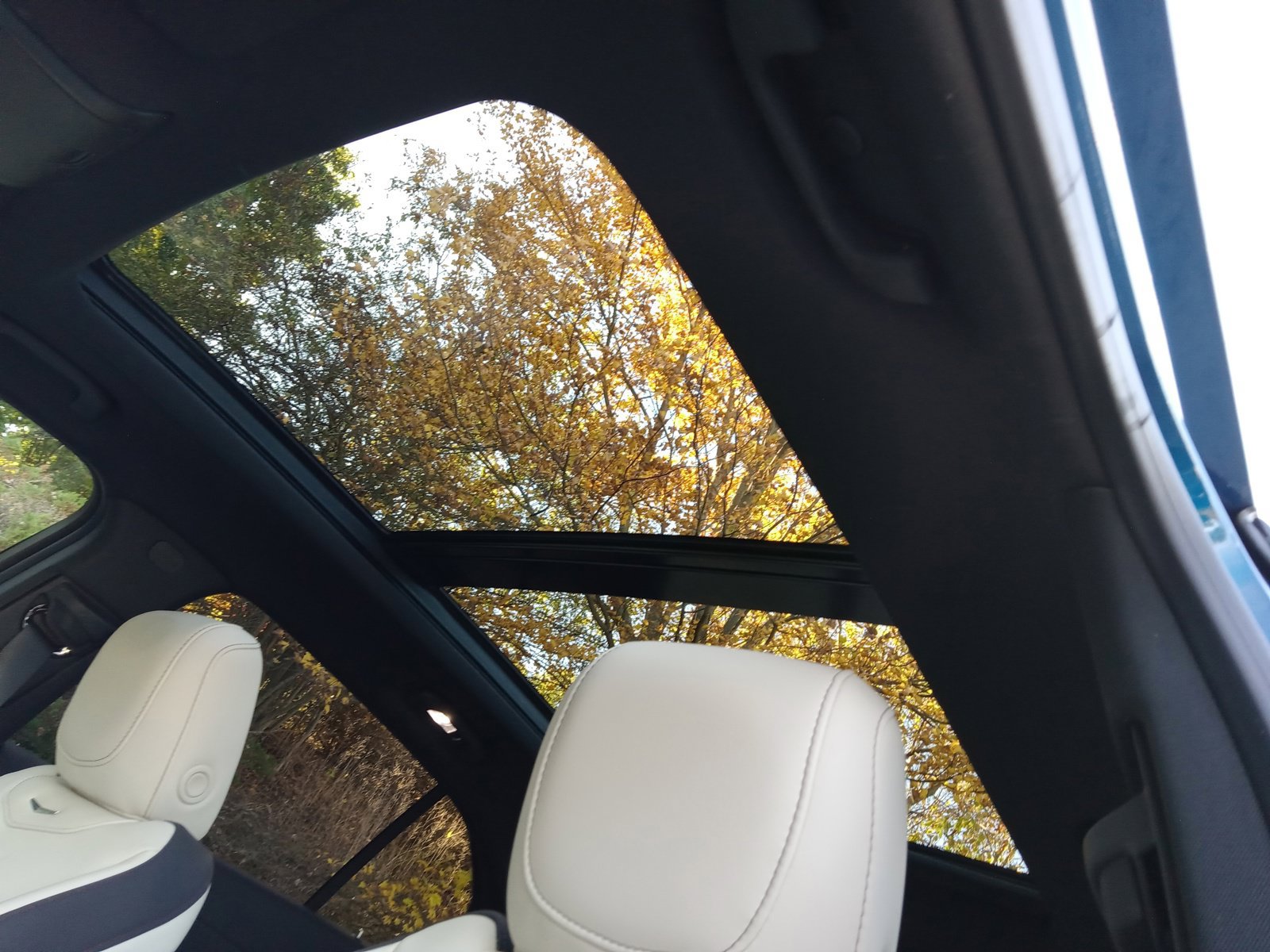 Used 2019 Cadillac XT4 Sport AWD/4WD image 12
