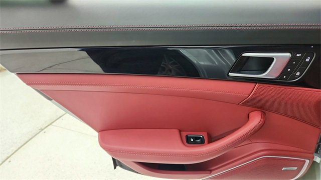 Used 2023 Porsche Panamera Platinum Edition image 31