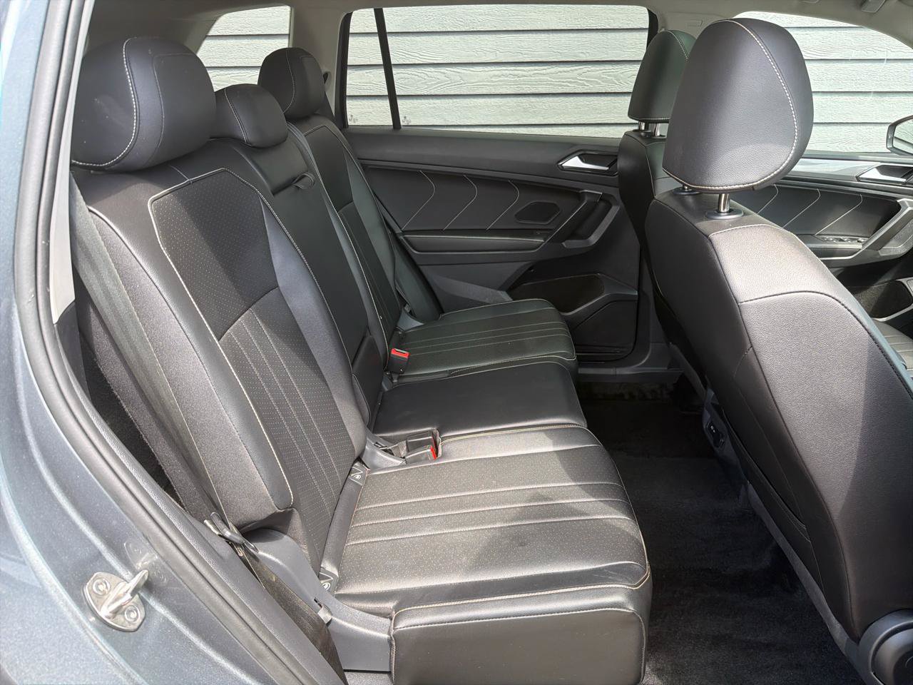 Used 2024 Volkswagen Tiguan SE AWD/4WD image 20