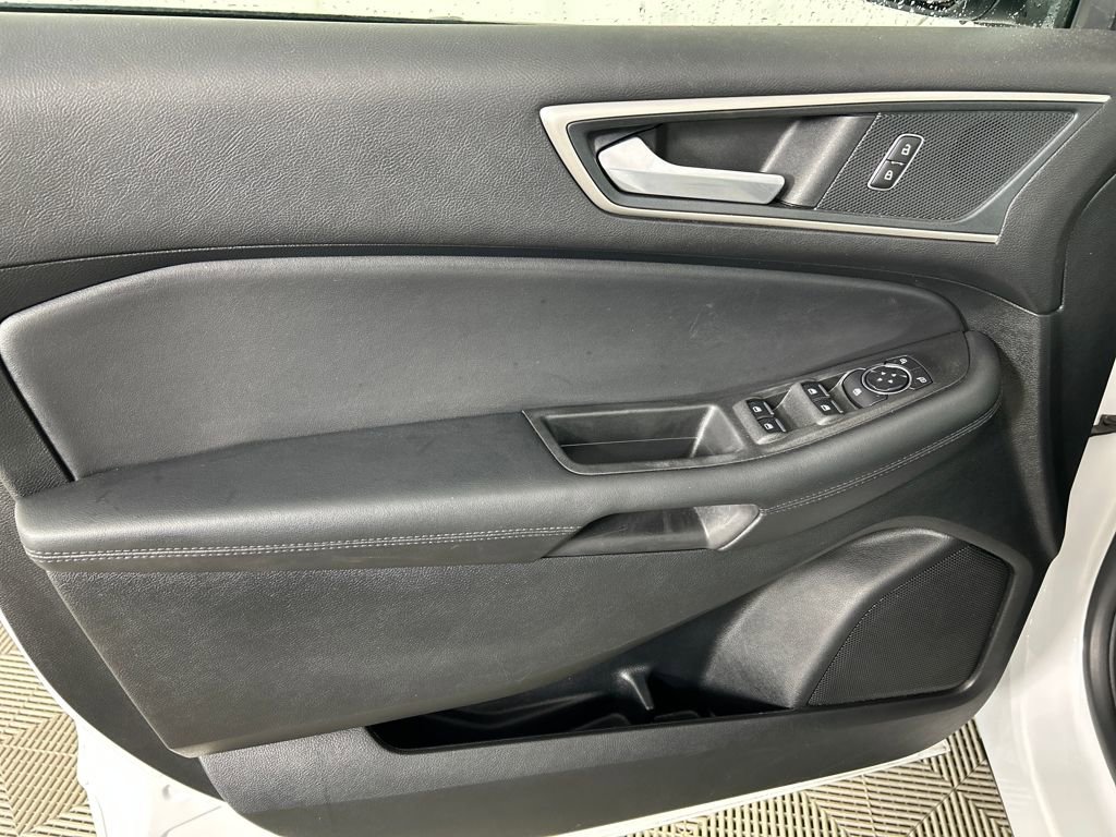 Used 2024 Ford Edge SEL image 11