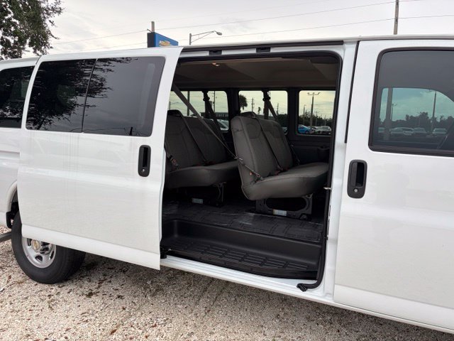 New 2026 Chevrolet Express 3500 LT w/ LT Preferred Equipment Group RWD image 5