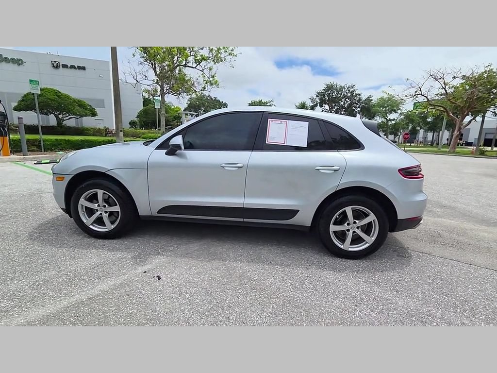 Used 2018 Porsche Macan AWD/4WD image 45