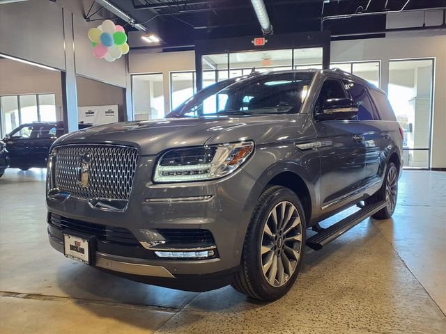 Used 2021 Lincoln Navigator Reserve w/ Luxury Package image 3