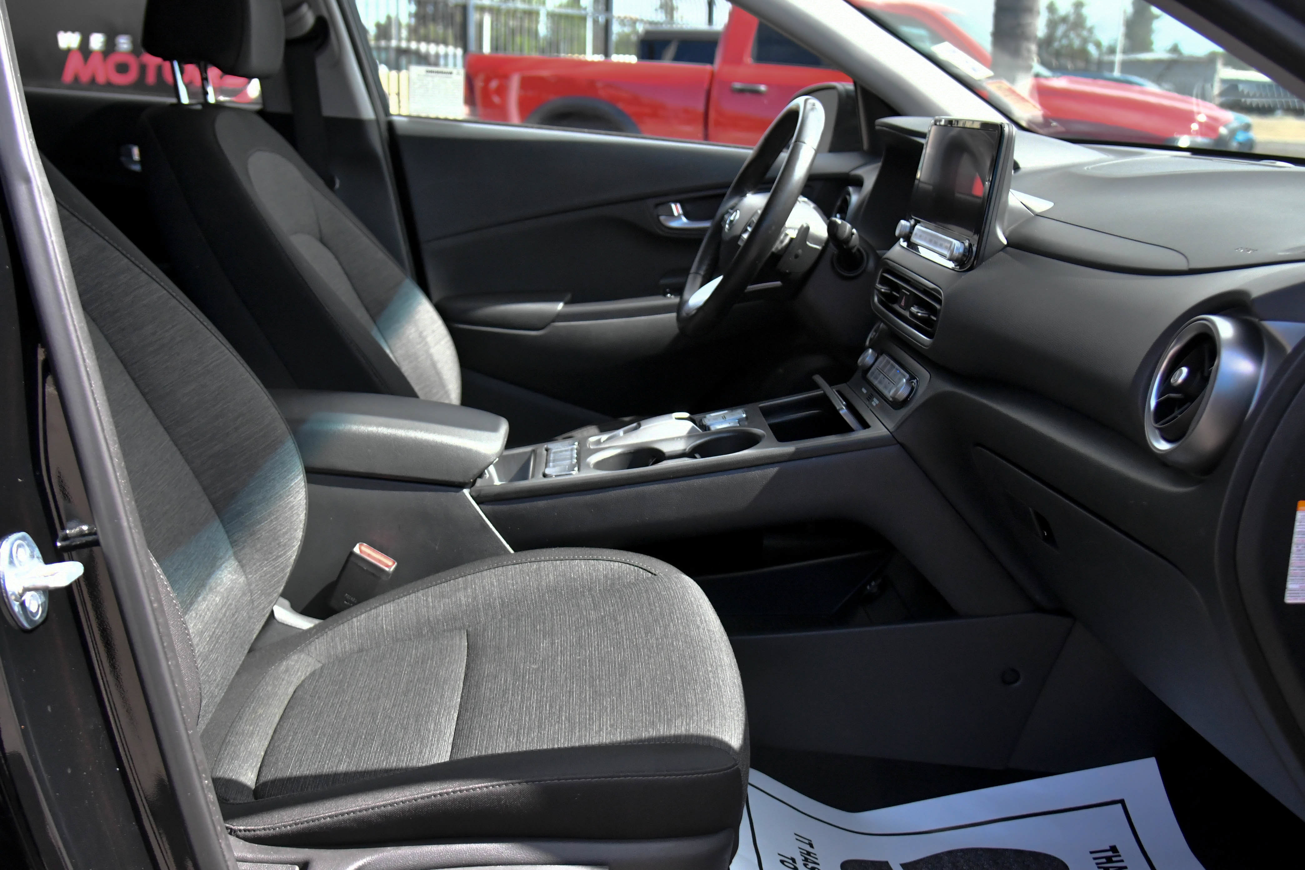 Used 2023 Hyundai Kona SEL FWD image 47