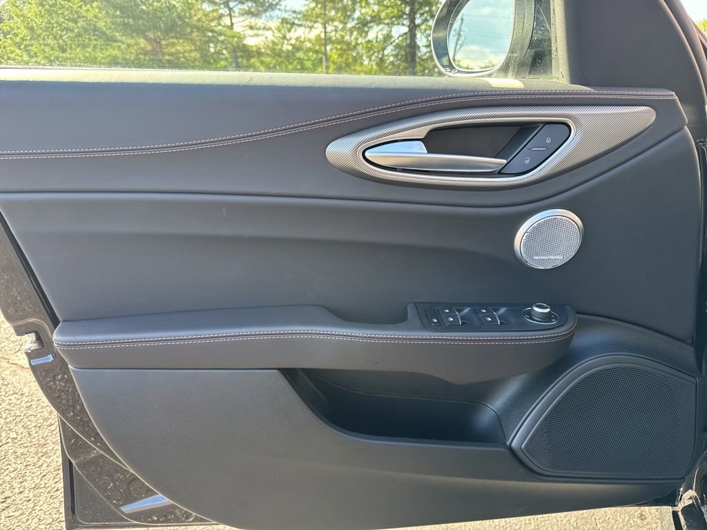 New 2025 Alfa Romeo Giulia AWD w/ Driving Assist Package image 12